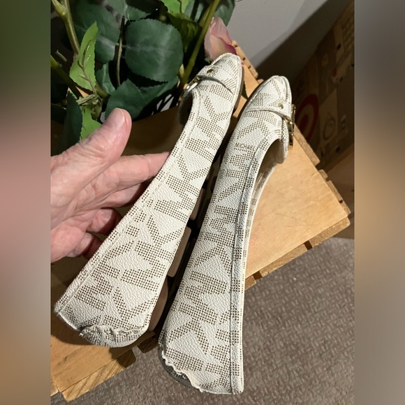 Michael Michael Kors NIB woman size 6.5 flat shoes - Picture 9 of 11